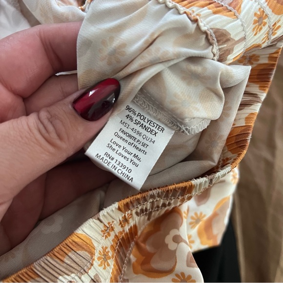 Show Me Your Mumu Retro Inspired Queen of Hearts Pants Small - Picture 6 of 9